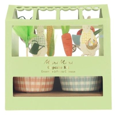 Caixa verde com conjunto de formas de silicone para cupcakes em padrão xadrez laranja e azul