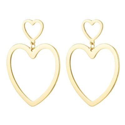 Brincos dourados de formato coração entrelaçado