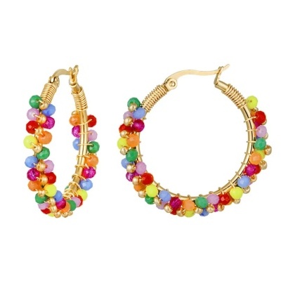 Brincos argola dourados com contas coloridas variadas
