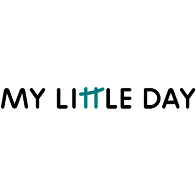 Texto 'MY LITTLE DAY' com letras pretas e duas letras T azuis estilizadas