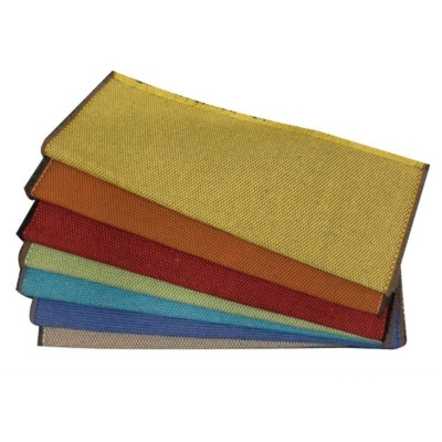 Conjunto de tecidos coloridos empilhados com textura entrelaçada.