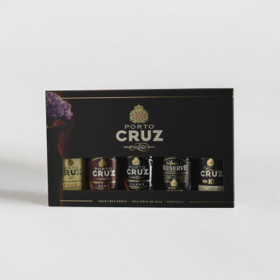 Conjunto de mini garrafas de vinho do Porto Porto Cruz em caixa preta