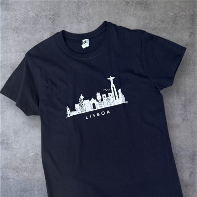 T-shirt preta com estampa Lisboa em branco