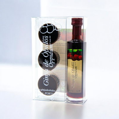 Garrafa de licor Ginja de Óbidos Oppidanos em caixa transparente