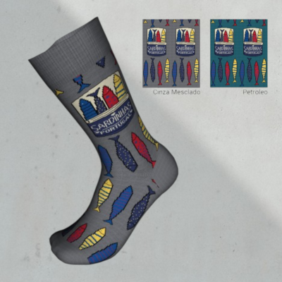 Meia cinza com padrão colorido de peixes e etiqueta azul SARDINHAS PORTUGUESAS