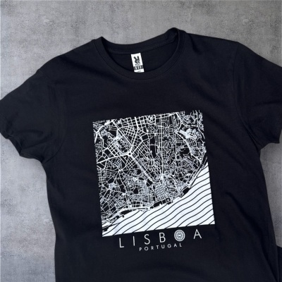 Camiseta preta com mapa branco de Lisboa Portugal estampado