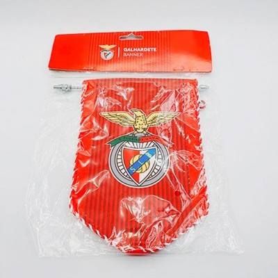 Galhardete vermelho do SL Benfica em embalagem plástica com cabide