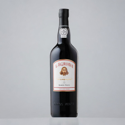 Garrafa de vinho tinto LÁGRIMA RAMOS PINTO com rótulo e imagem frontal.