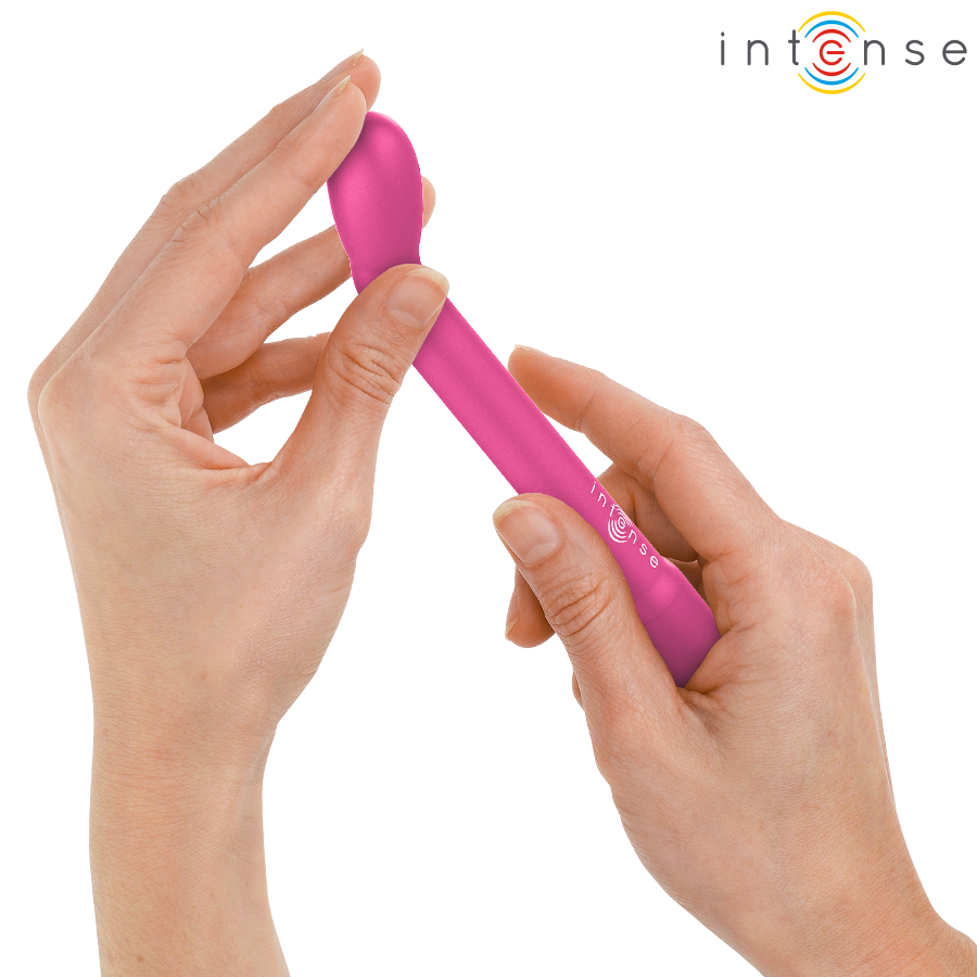 Vibrador cor-de-rosa com ponta arredondada nas mãos femininas e logótipo intense