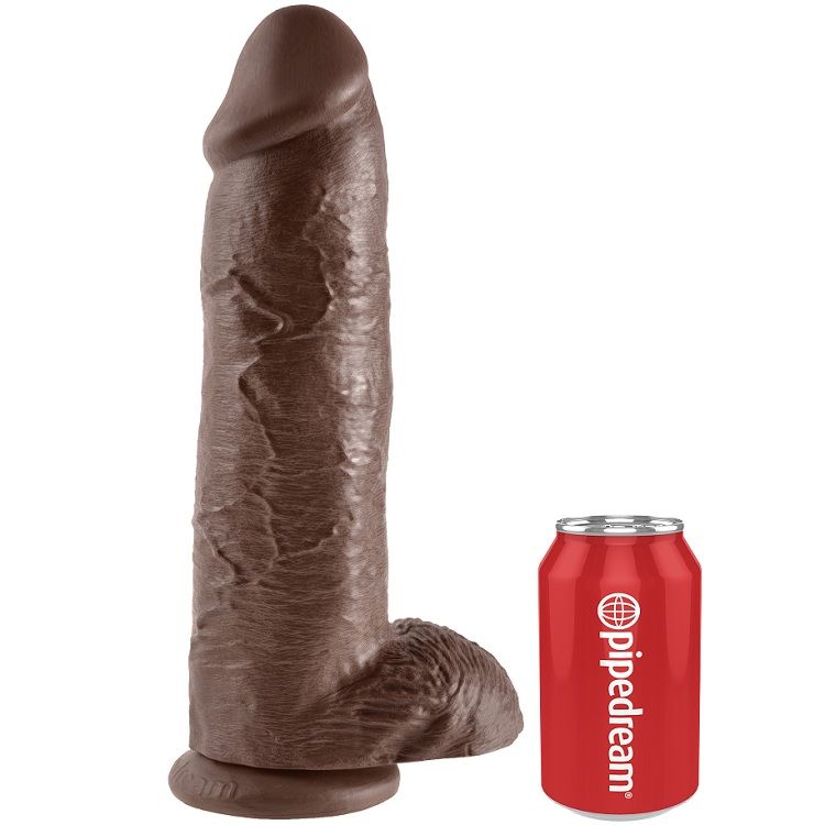 Dildo castanho escuro ao lado de uma lata vermelha com o texto 'pipedream'.