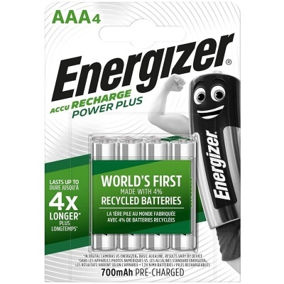 Pacote de 4 pilhas recarregáveis AAA Energizer com destaque para uso de materiais reciclados