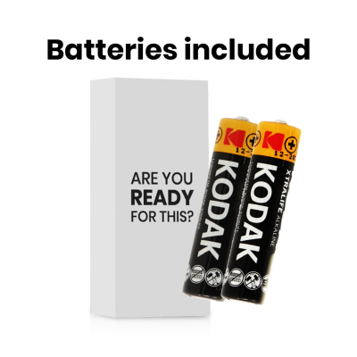 Duas pilhas Kodak AA pretas e laranja junto a embalagem cinzenta com texto