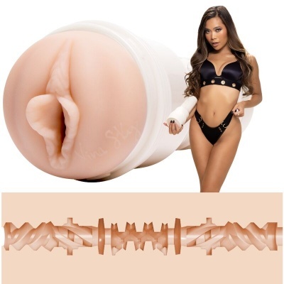Masturbador masculino formato vulva com textura interna e mulher em lingerie preta