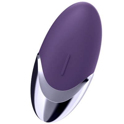 Dispositivo roxo com detalhes prateados em fundo branco