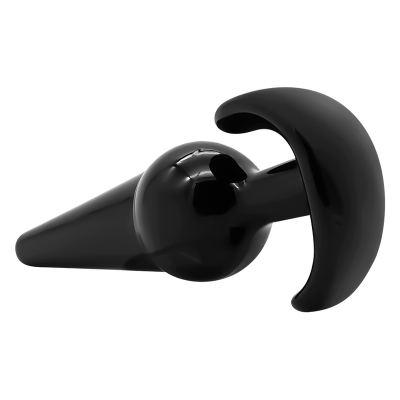 Plug anal preto brilhante com base em meia-lua sobre fundo branco