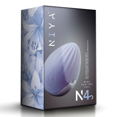 Caixa de massageador Niyâ N4 com design floral azul e produto lilás