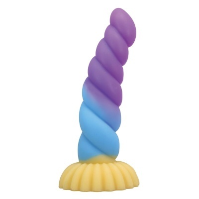 Objeto espiralado roxo, azul e amarelo com base texturizada