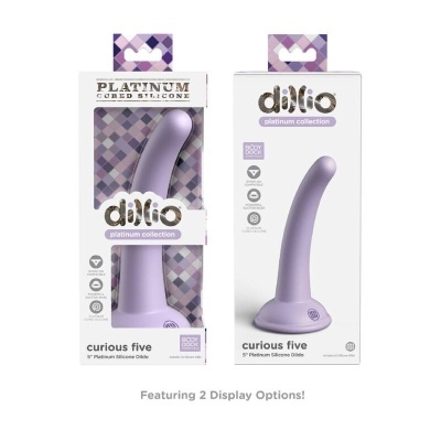 Dildo roxo claro da coleção platinum da marca dilio em embalagem branca com padrão xadrez roxo