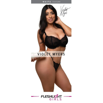 Mulher com roupa interior preta e objeto branco, texto Violet Myers e Fleshlight Girls.