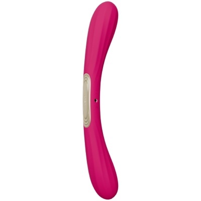 Vibrador curvado rosa com área prateada e botões de controlo