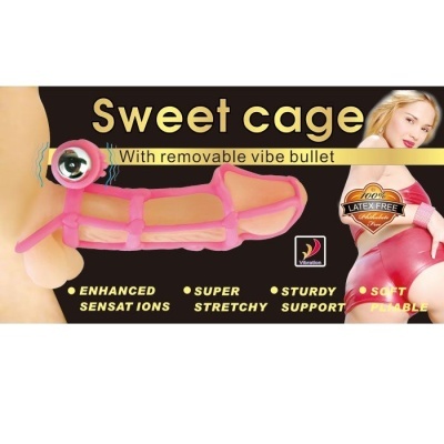 Produto adulto Sweet cage gaiola peniana cor-de-rosa com bullet vibratório removível e mulher loira em roupa vermelha