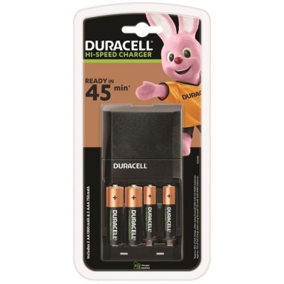 Carregador rápido Duracell com quatro pilhas AA na embalagem