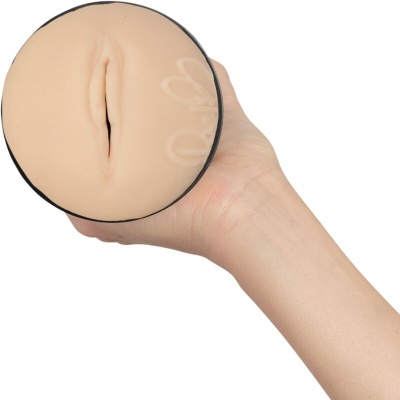 Produto anatómico cor pele com cicatriz circular em mão