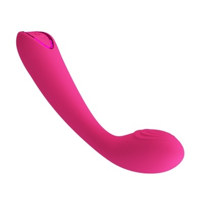 Vibrador rosa curvo com botão de controlo no topo em fundo branco