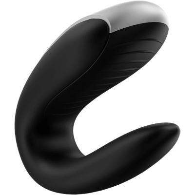 Dispositivo curvo preto com extremidade cinzenta em fundo branco