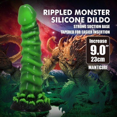 Dildo verde de silicone com base preta e texto promocional em fundo com monstro