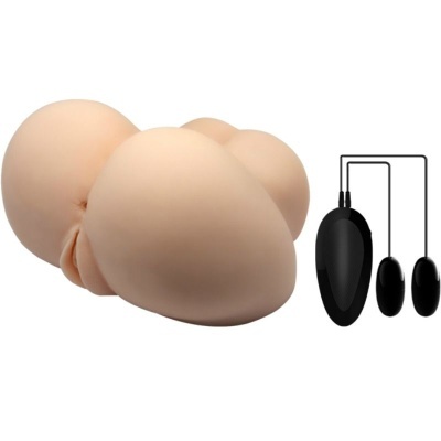 Brinquedo adulto cor de pele com controlo remoto preto e acessórios pequenos.