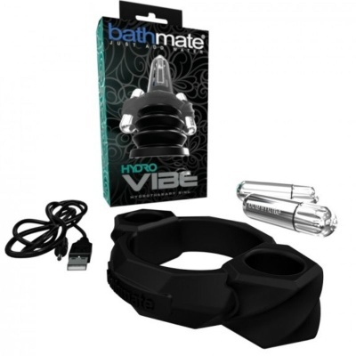 Conjunto Bathmate Hydro Vibe com anel preto de silicone e acessórios em fundo branco