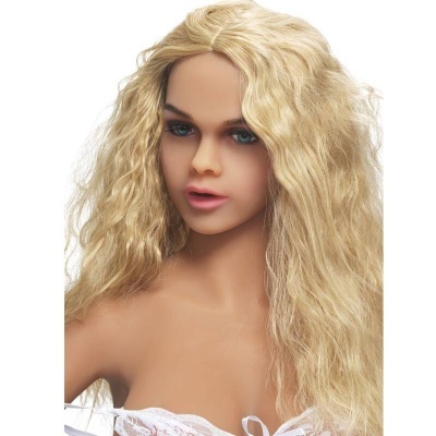 Boneca realista com cabelo longo loiro ondulado e roupa branca
