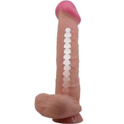 Dildo realista castanho com glande cor de rosa e coluna de corações brancos.