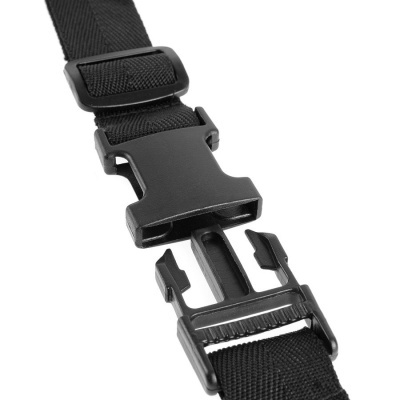 Fecho de plástico e cinto de tecido preto