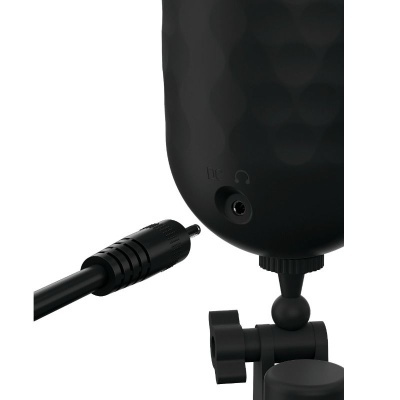 Parte inferior de dispositivo preto texturizado com suporte ajustável e tomada para cabo