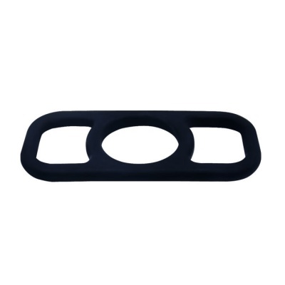 Peça preta com três orifícios em fundo branco