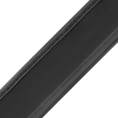 correia de couro preto com costura