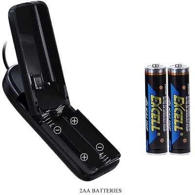 Carregador de pilhas preto aberto com duas pilhas Excell AA