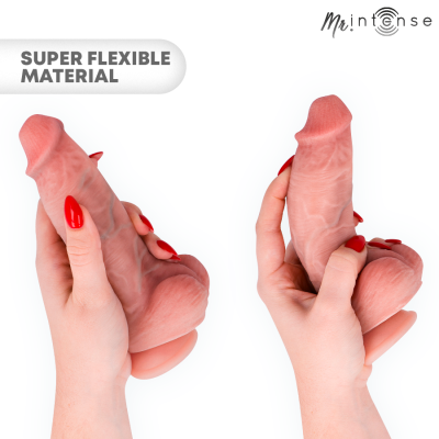 Dildo realista cor de pele segurado por duas mãos com unhas vermelhas e texto SUPER FLEXIBLE MATERIAL