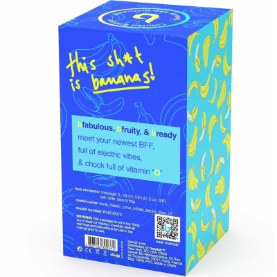 Caixa azul com padrão de bananas amarelas e texto promocional em inglês