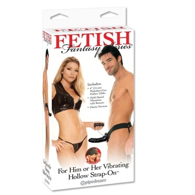 Embalagem de 'Fetish Fantasy Series' com casal usando strap-on vibratório oco