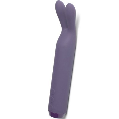 Vibrador roxo com duas pontas, formato de coelho, botão inferior