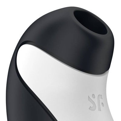 Auscultador auricular preto e branco com inscrição 'Jr'