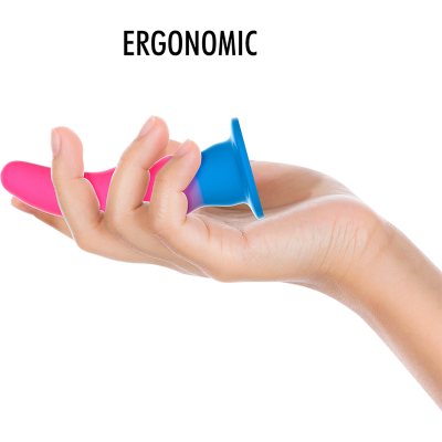 Mão segurando objeto ergonómico rosa e azul com palavra ERGONOMIC