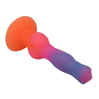 Produto em silicone com textura ondulada e base de ventosa em cores degradê