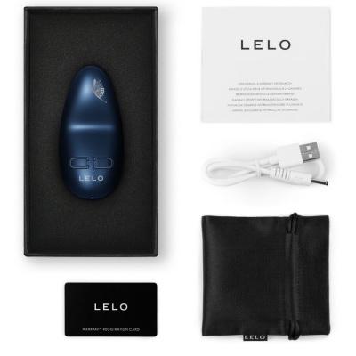 Conjunto LELO com dispositivo azul, cartão preto, manual, cabo USB branco e bolsa preta de tecido