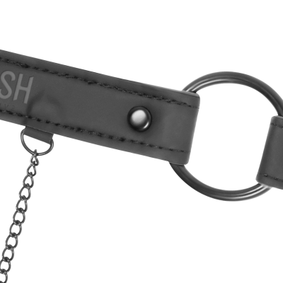 Chaveiro preto de couro com anel metálico e corrente