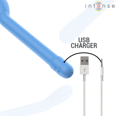 Produto azul tubular com botões e cabo USB branco ao lado em fundo branco.