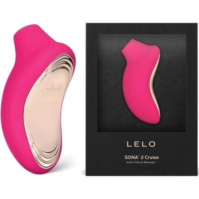 Massageador clitoriano rosa com embalagem preta da marca LELO